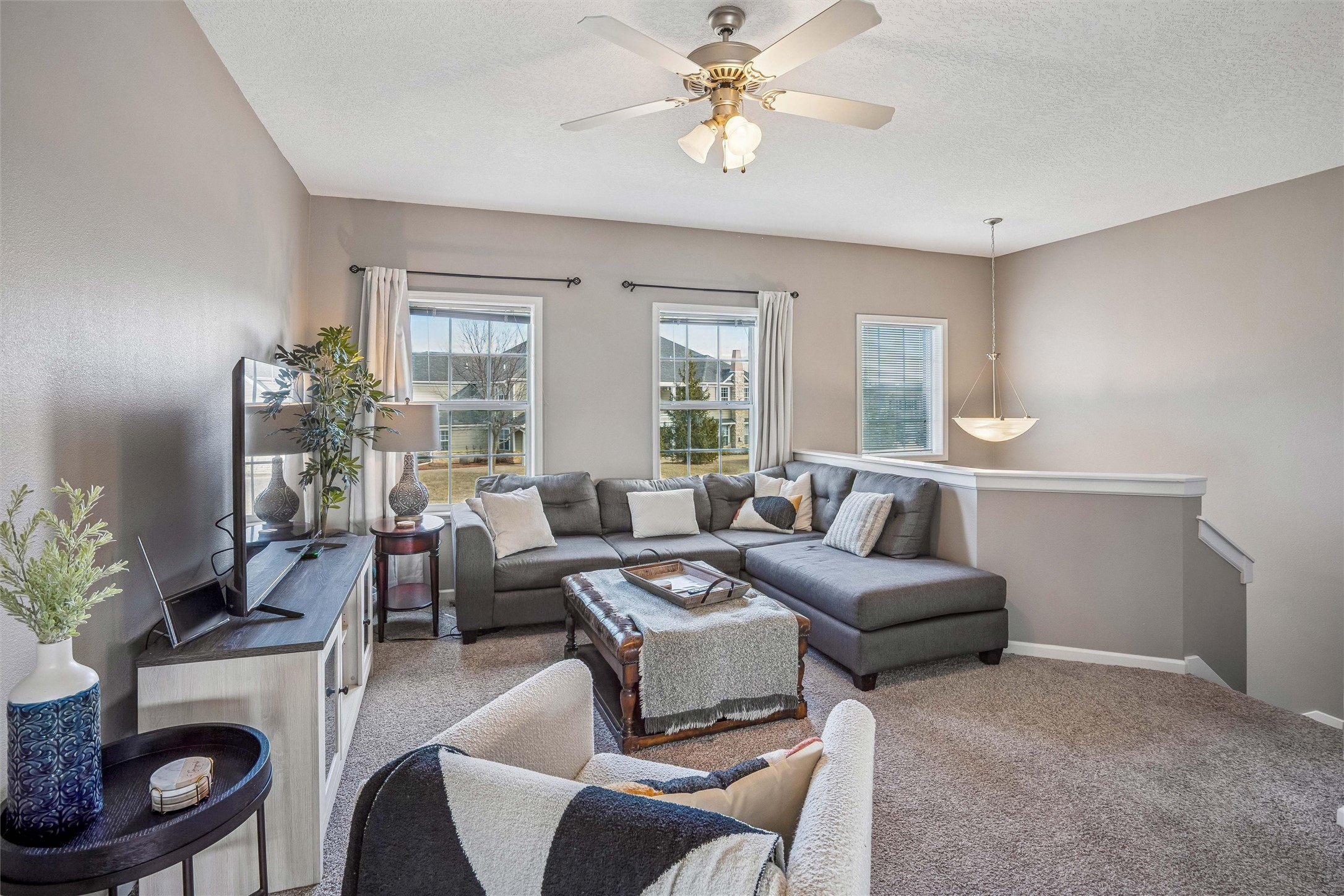 6883 Jack London Drive