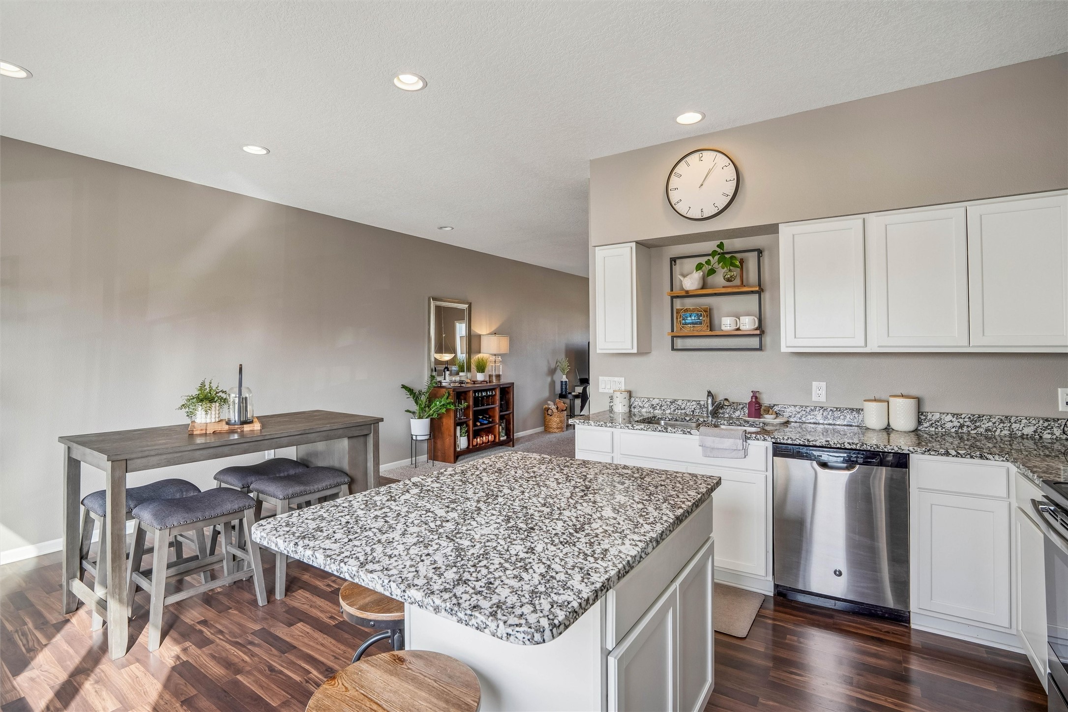 6883 Jack London Drive
