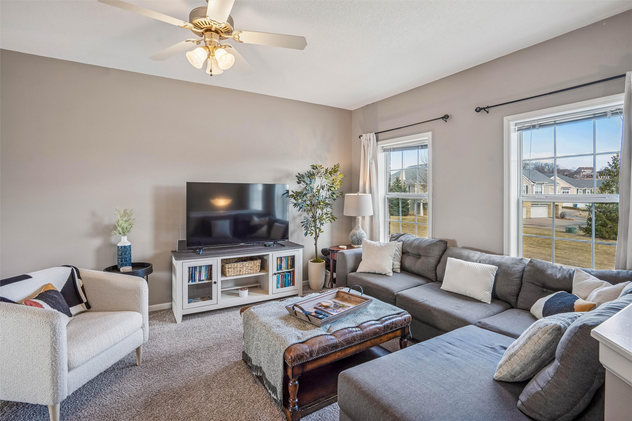 6883 Jack London Drive