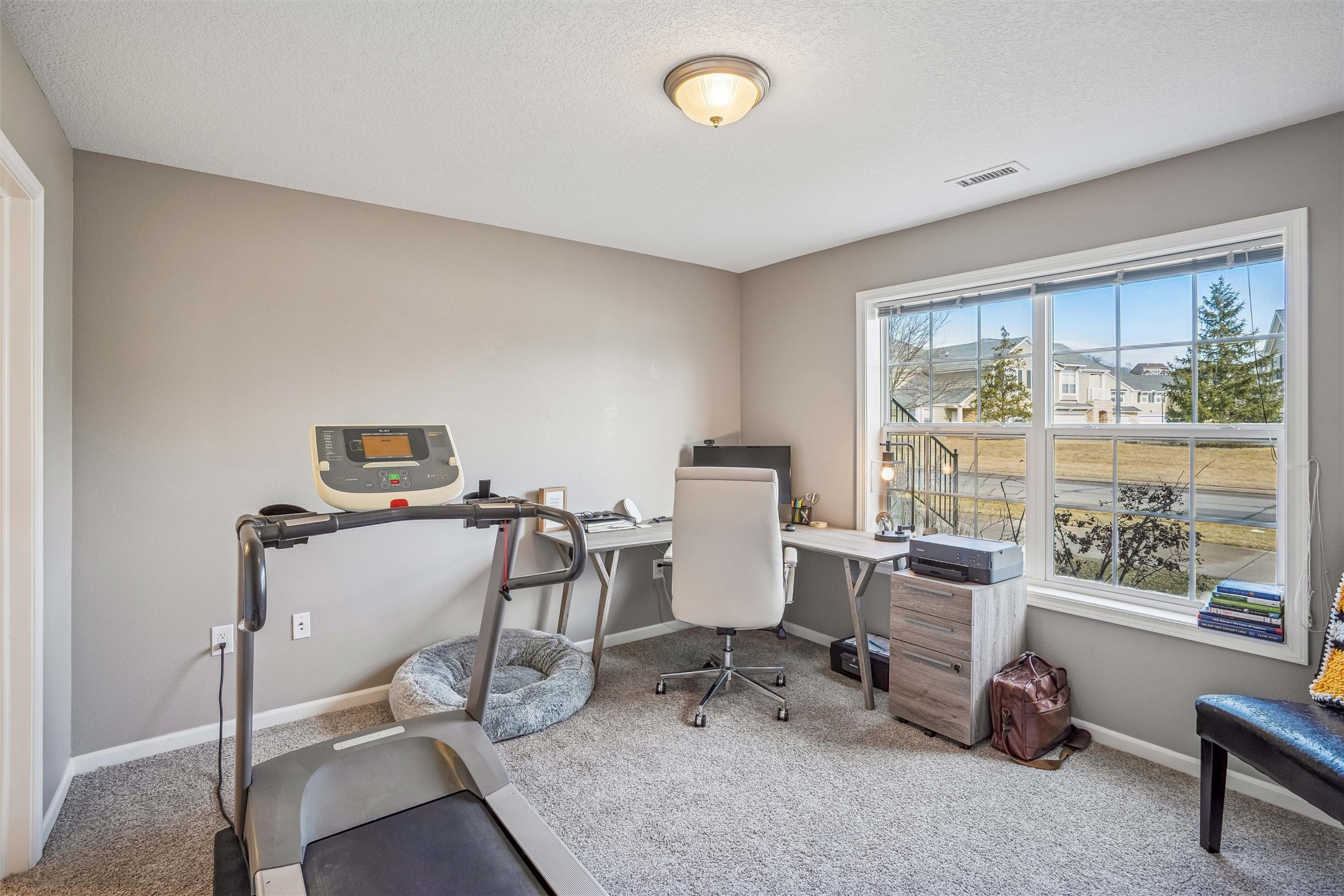 6883 Jack London Drive