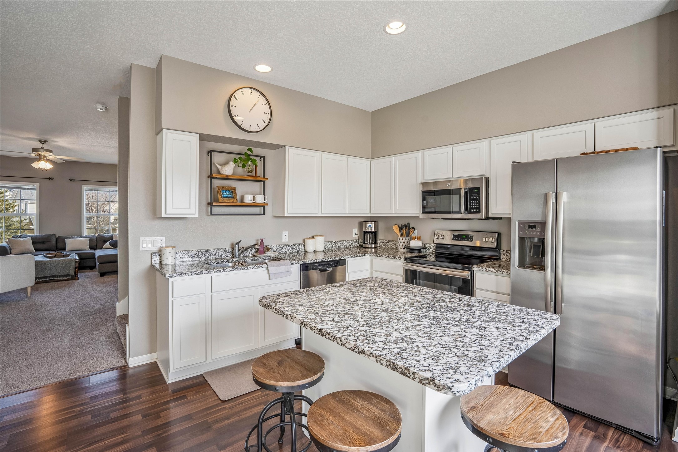 6883 Jack London Drive