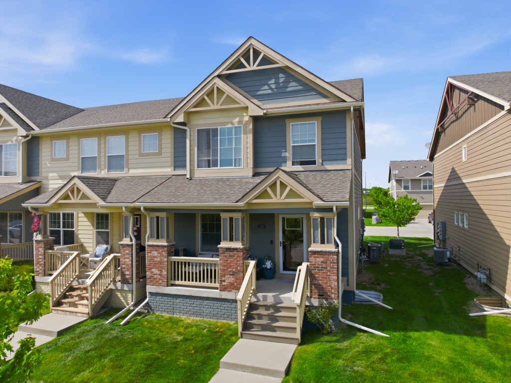 215 SW Heritage Lane