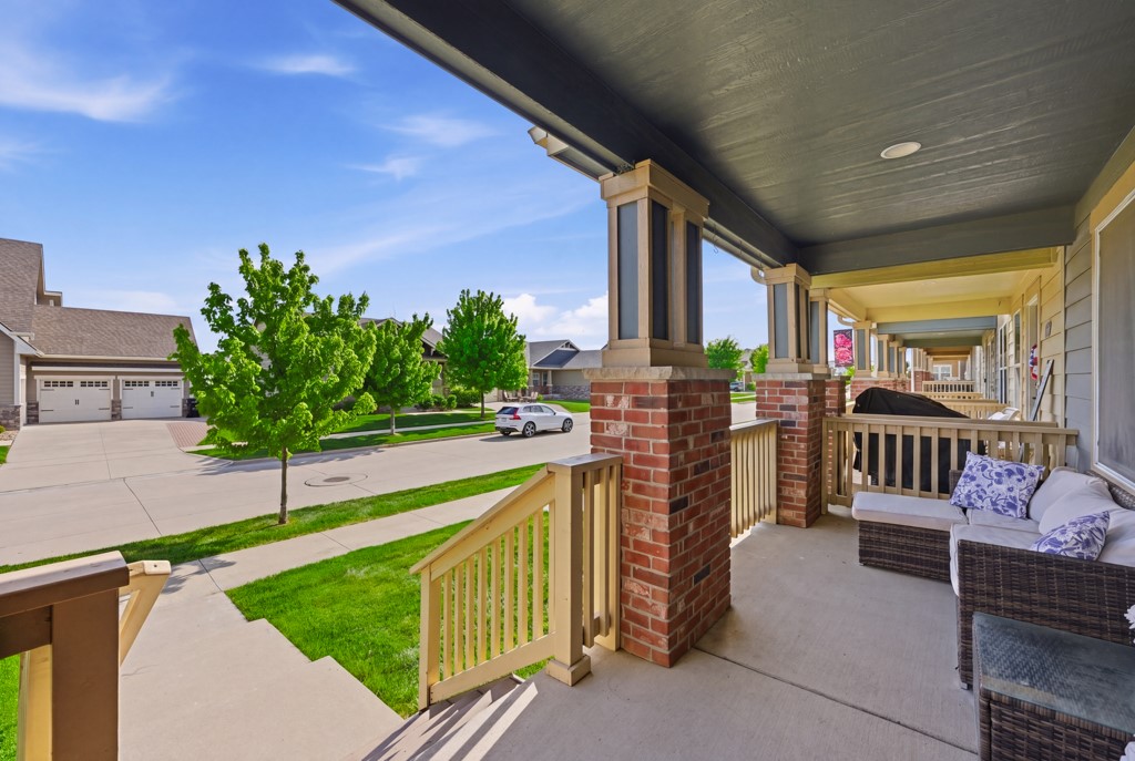 215 SW Heritage Lane