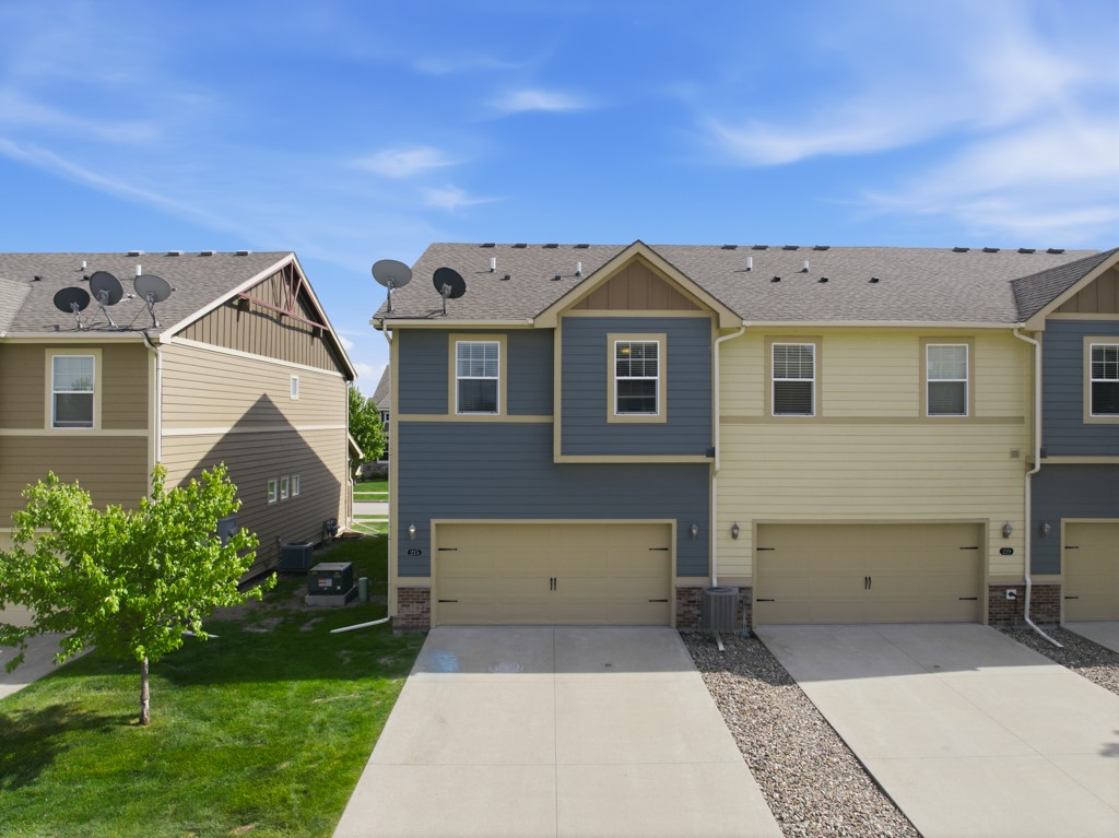 215 SW Heritage Lane