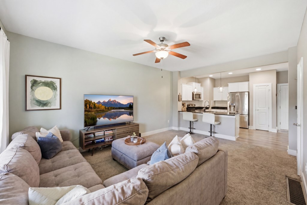 215 SW Heritage Lane