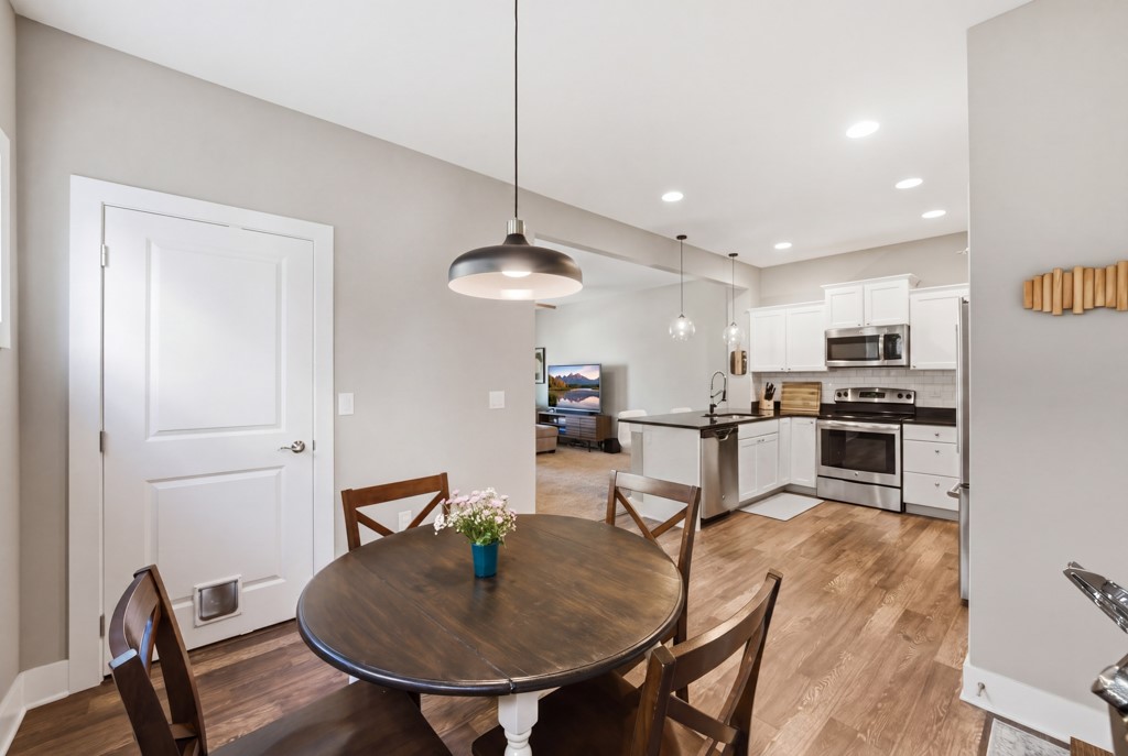 215 SW Heritage Lane