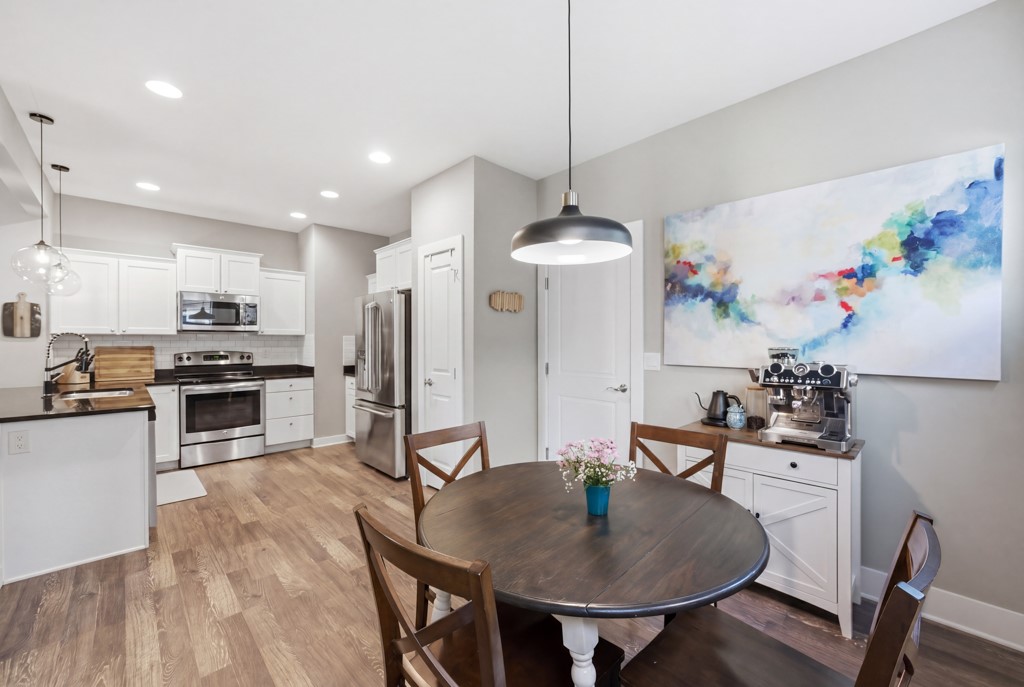215 SW Heritage Lane