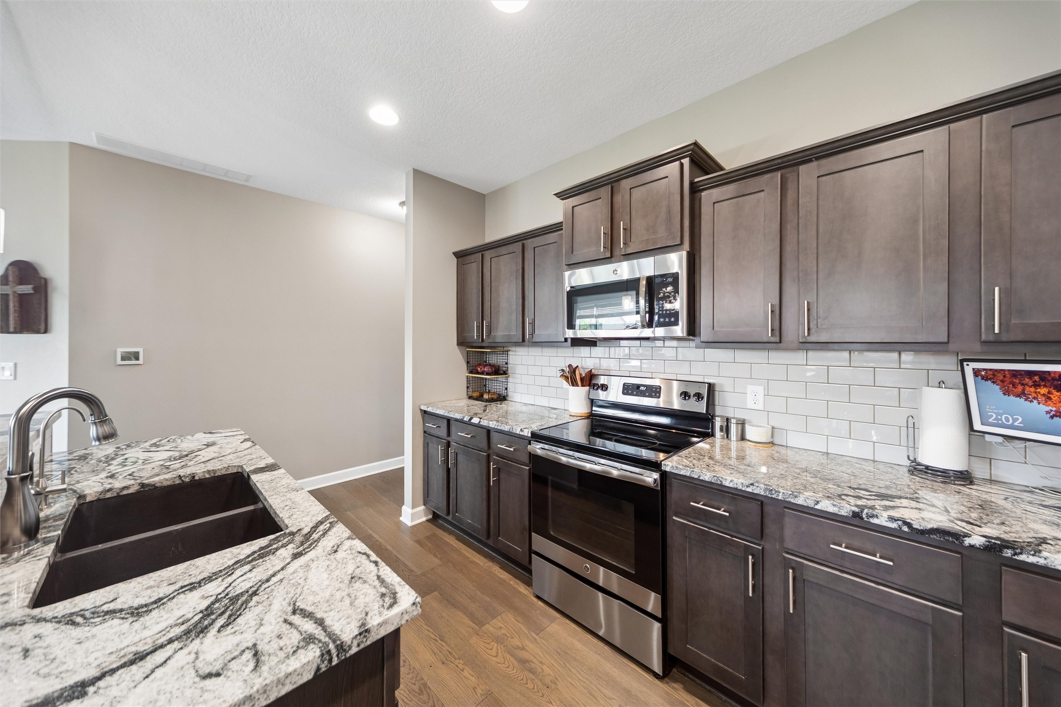 309 Summit Circle NW
