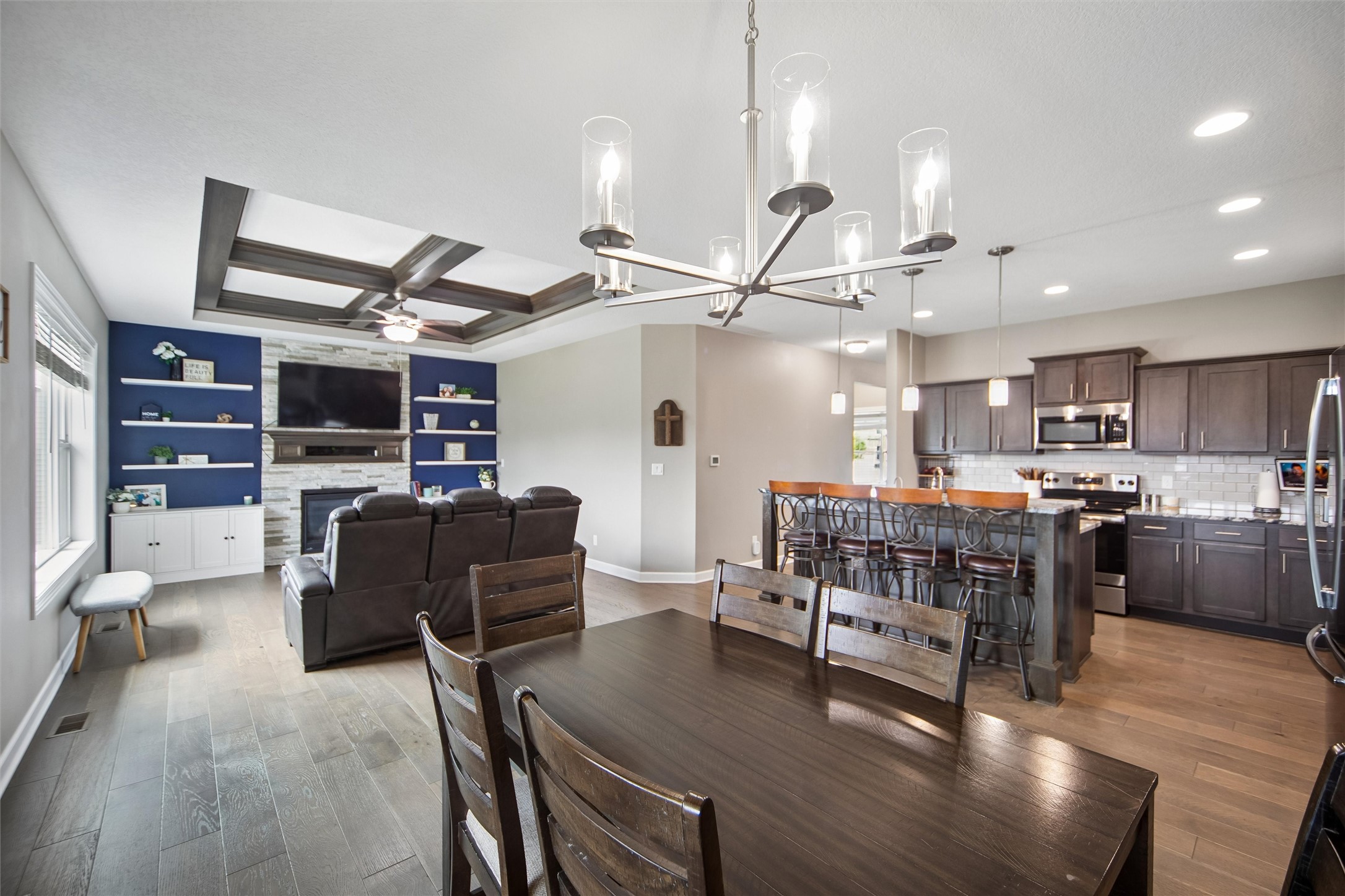 309 Summit Circle NW