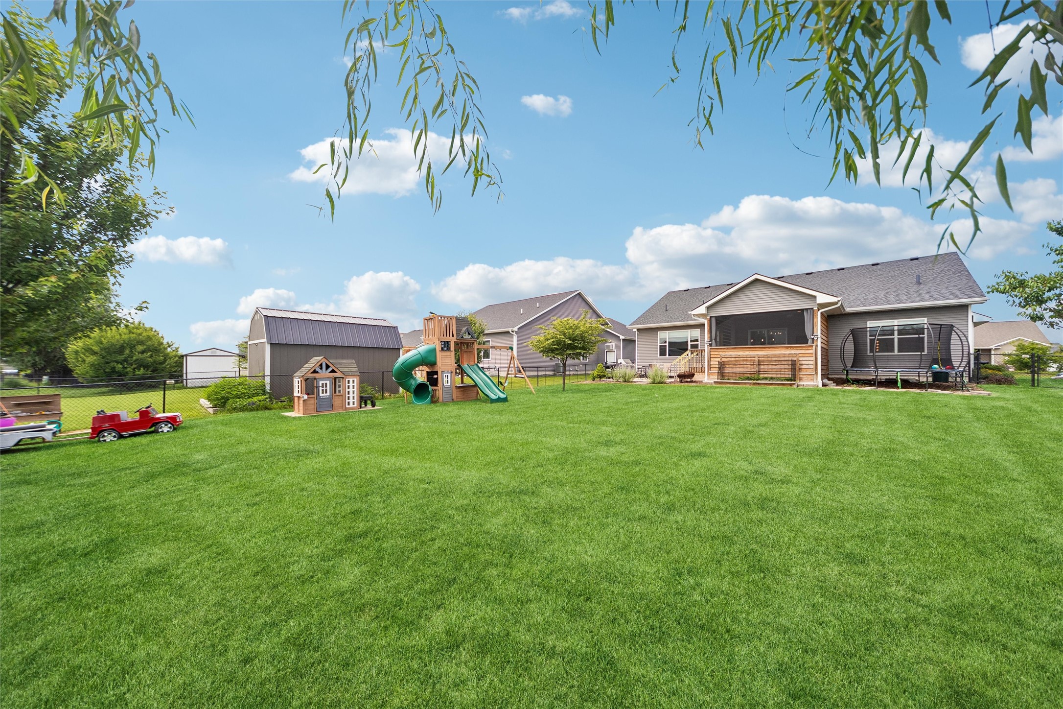 309 Summit Circle NW