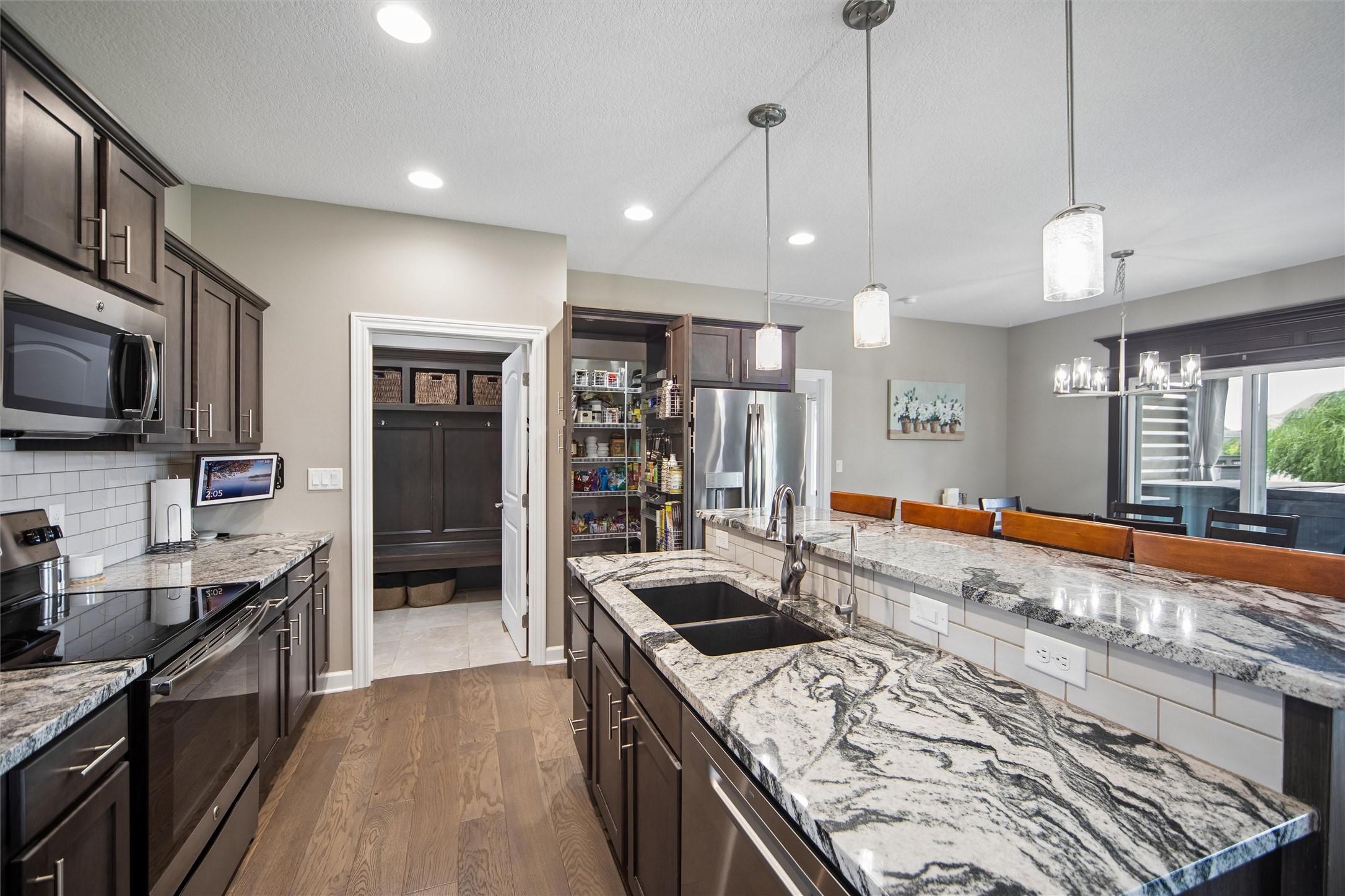 309 Summit Circle NW