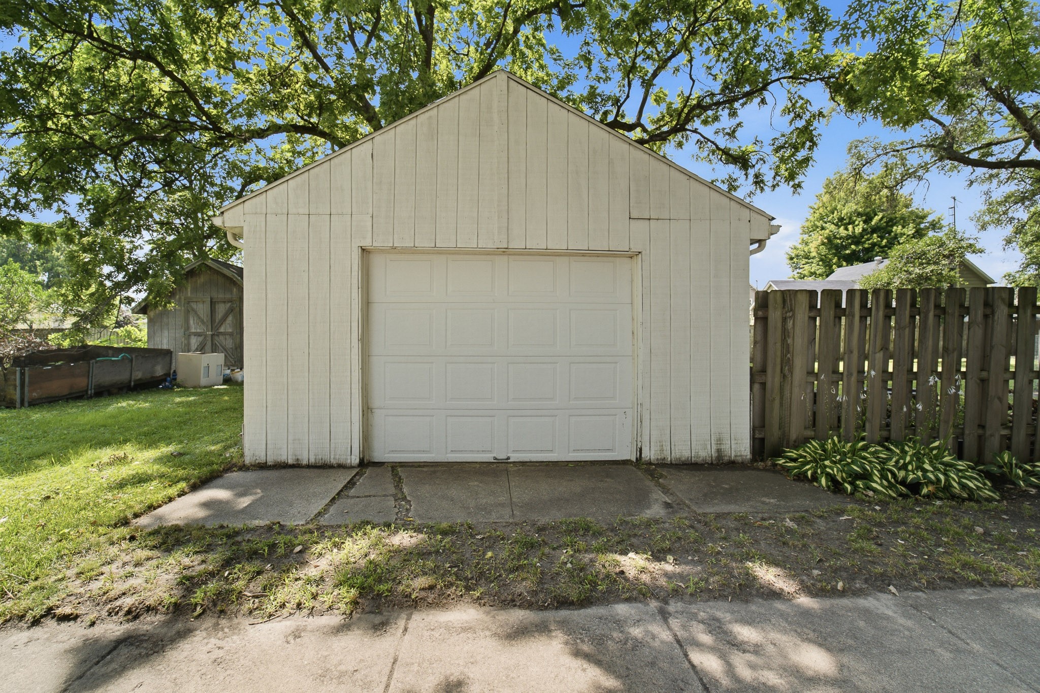 402 W Mamie Eisenhower Avenue