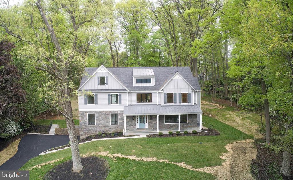 665 VALLEY VIEW LANE