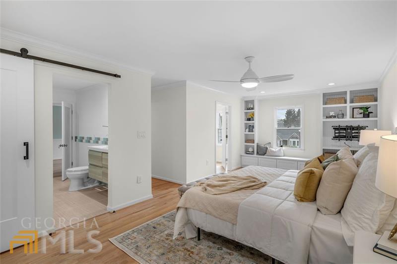 902 Lenox Hill Court NE
