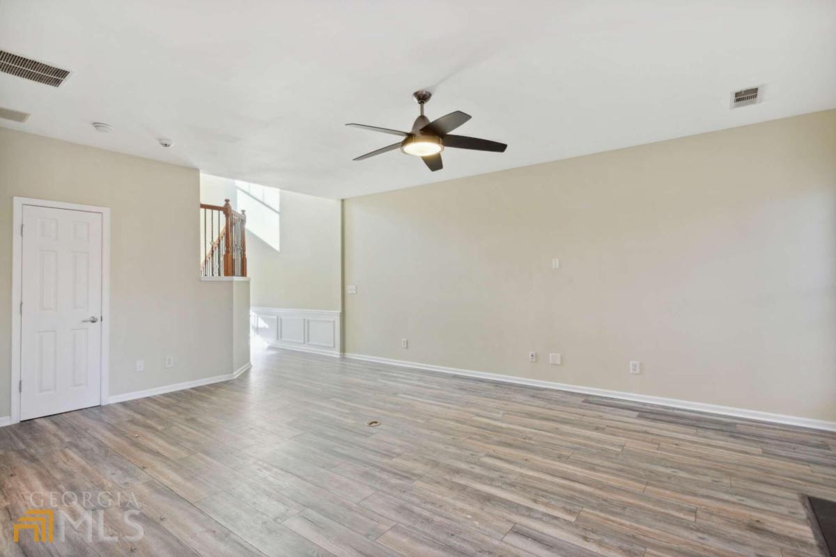 5800 Oakdale Road SE # 101