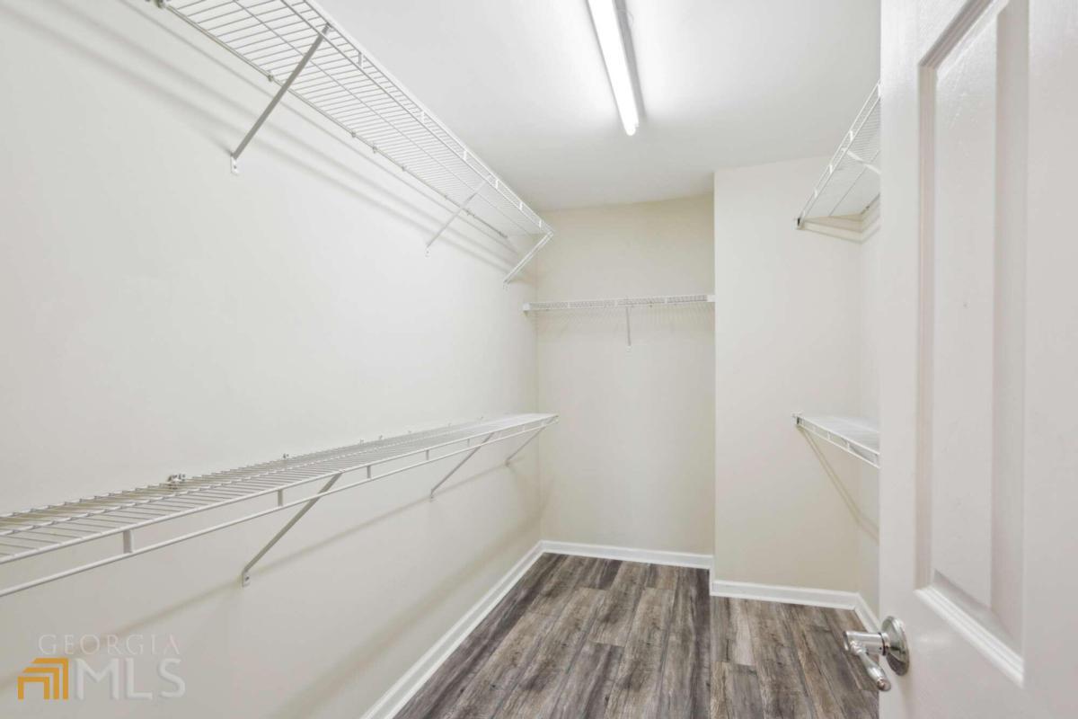 5800 Oakdale Road SE # 101