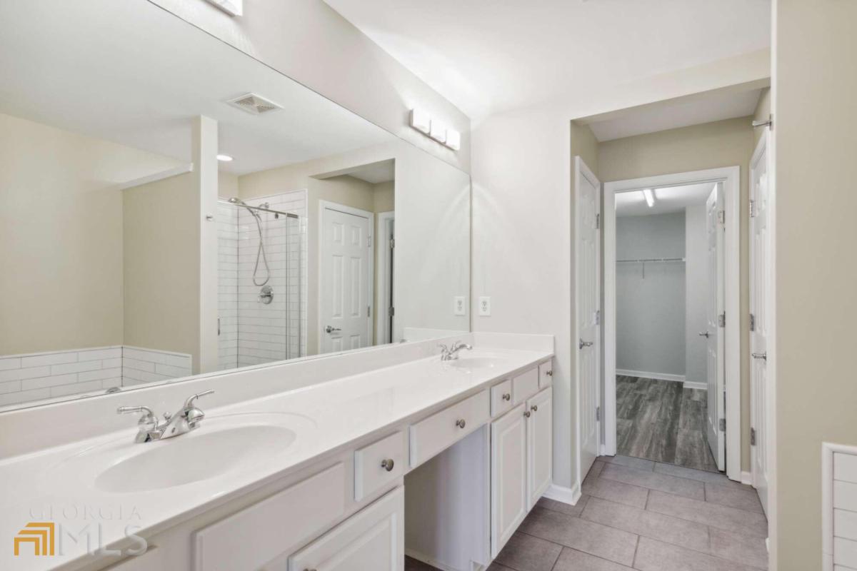 5800 Oakdale Road SE # 101