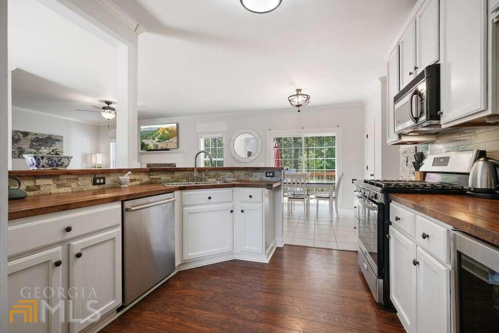 7370 Lanier Cove Court