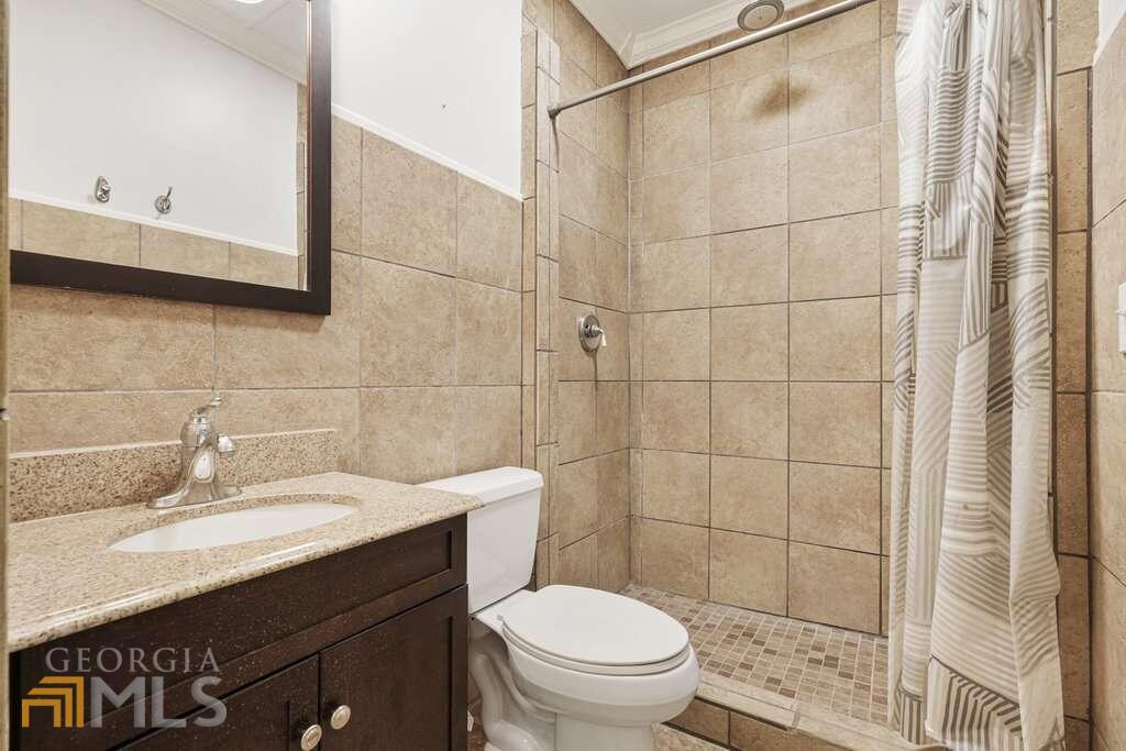 7370 Lanier Cove Court