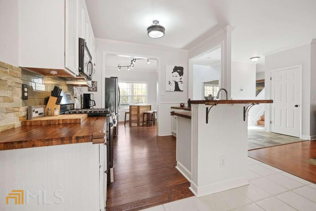 7370 Lanier Cove Court