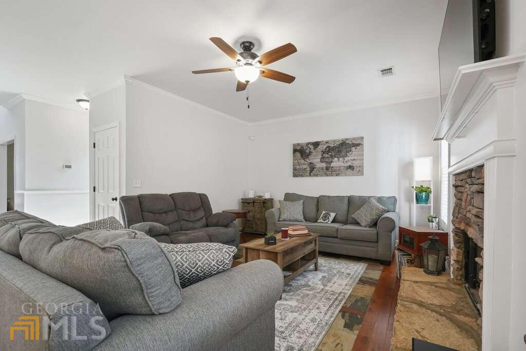 7370 Lanier Cove Court