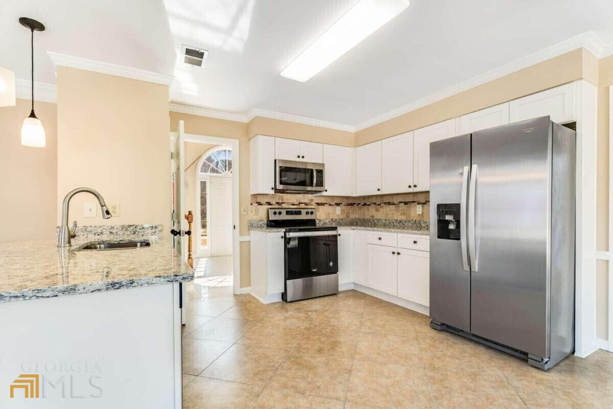 2403 Westport Circle SW