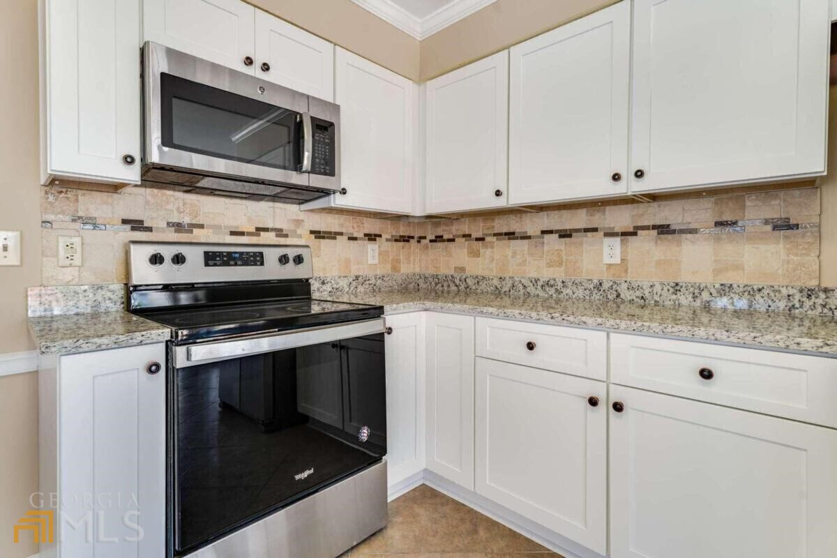 2403 Westport Circle SW