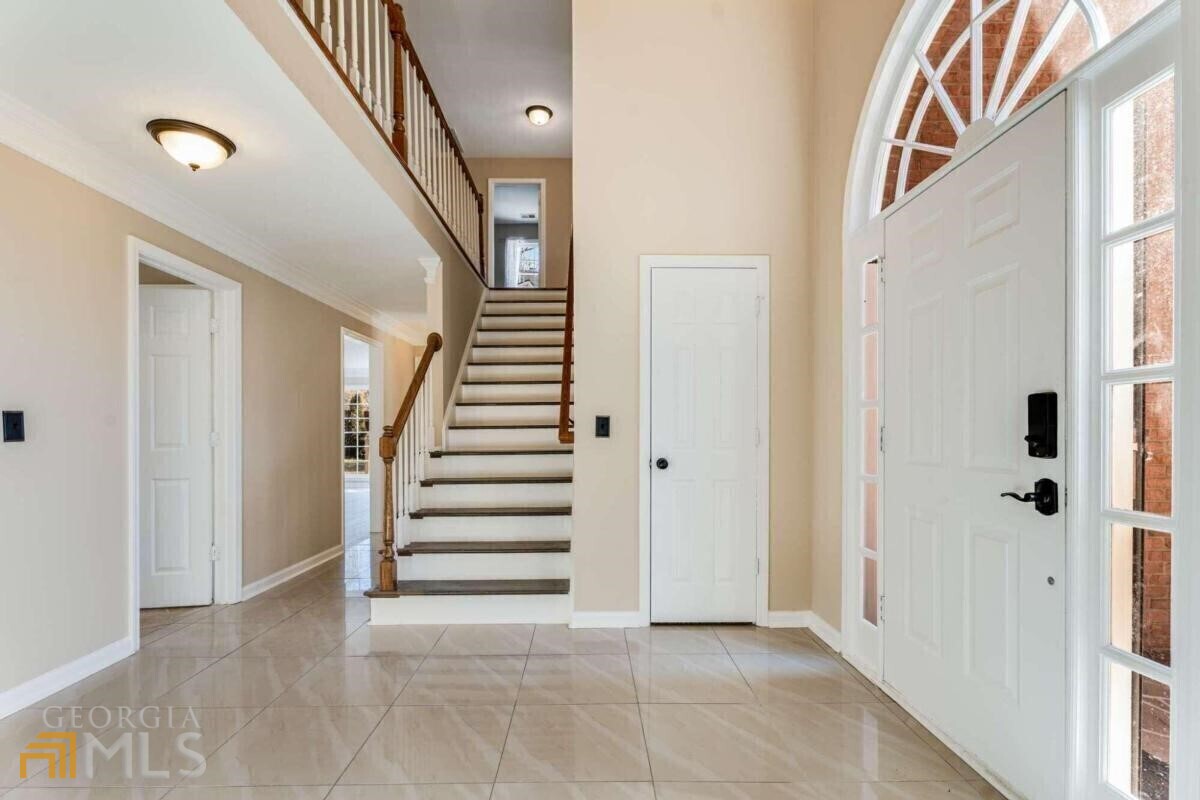 2403 Westport Circle SW
