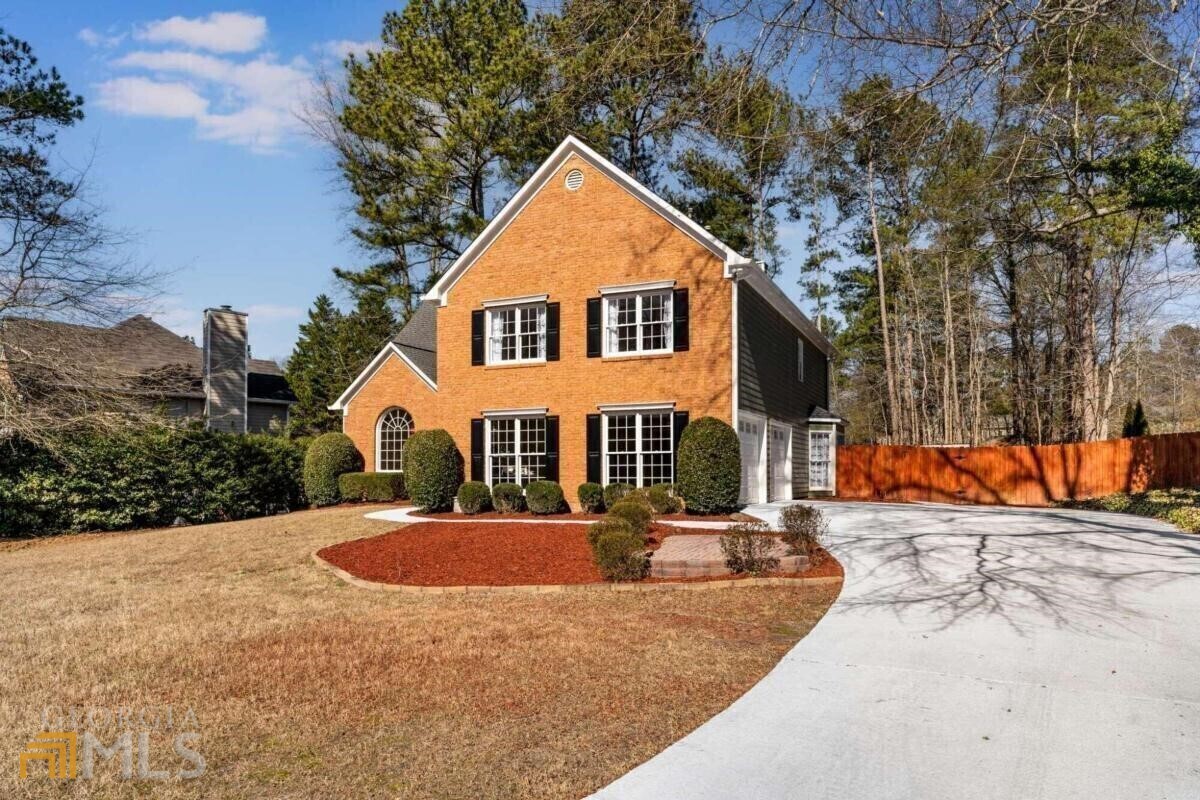 2403 Westport Circle SW