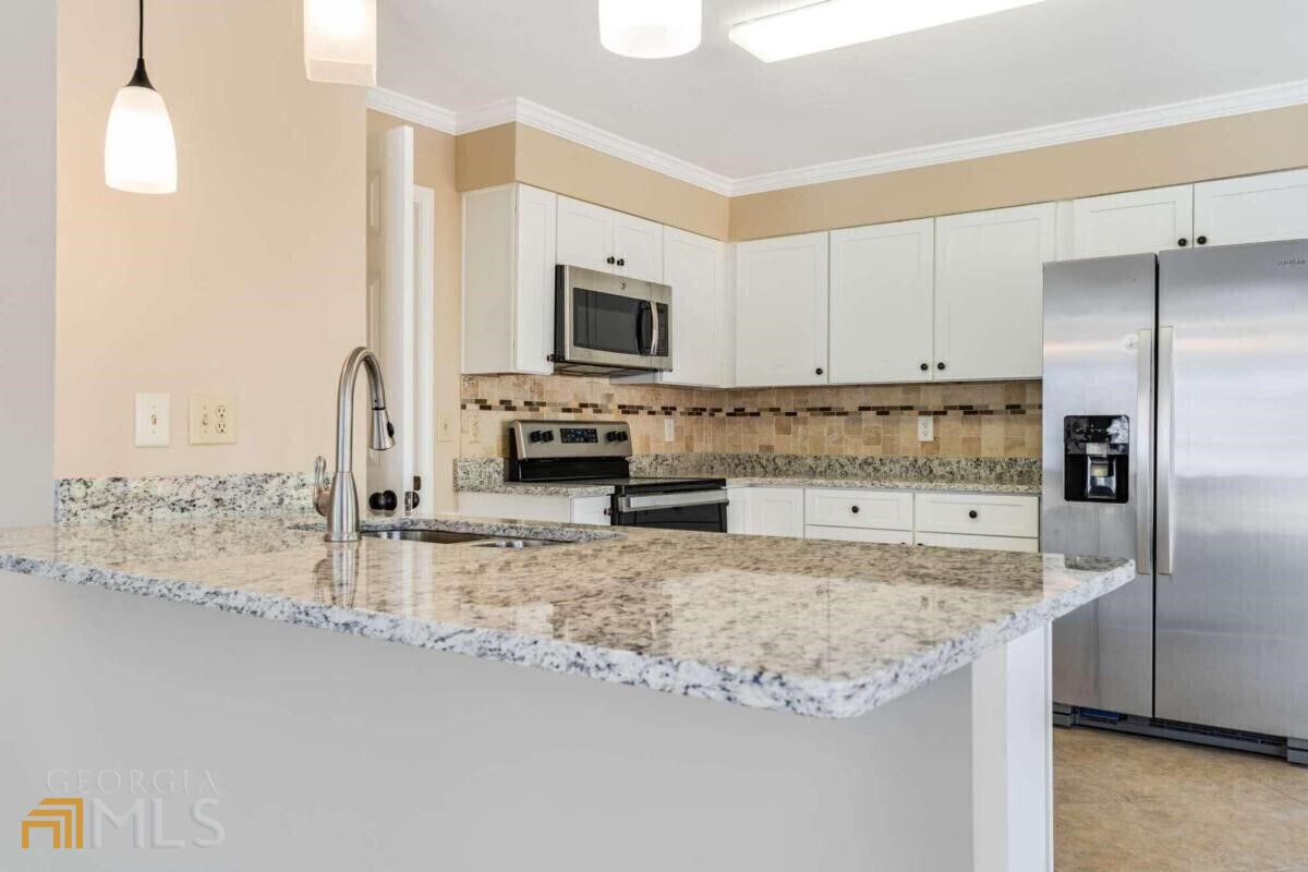 2403 Westport Circle SW