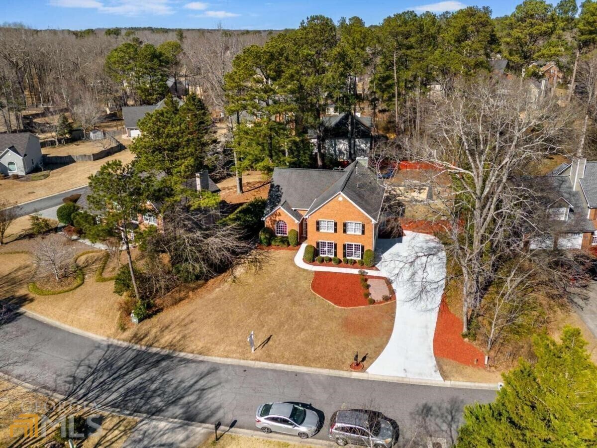 2403 Westport Circle SW