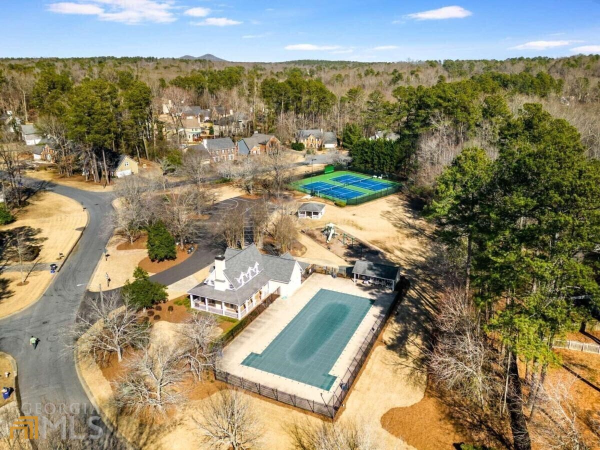 2403 Westport Circle SW