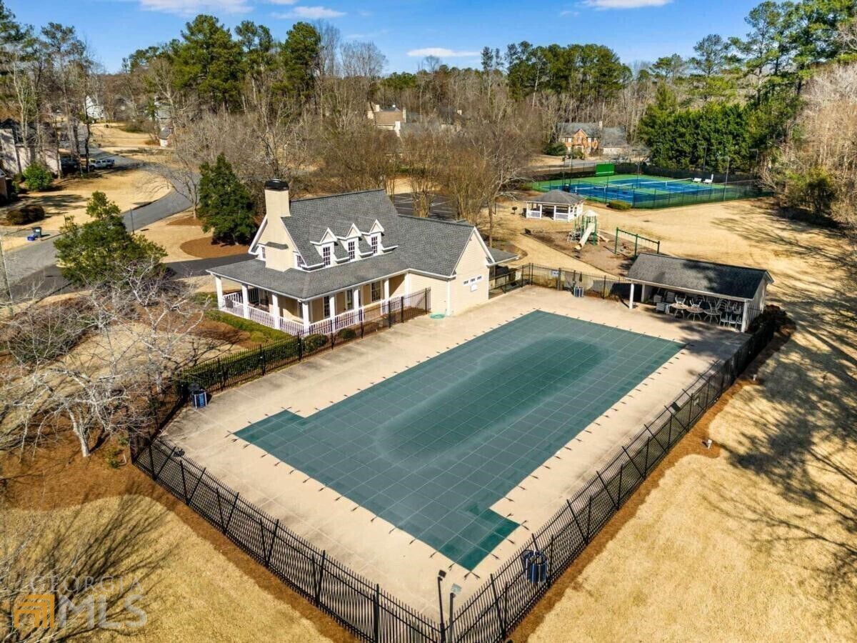 2403 Westport Circle SW