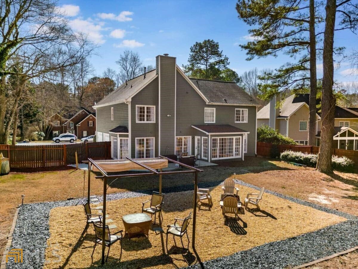 2403 Westport Circle SW