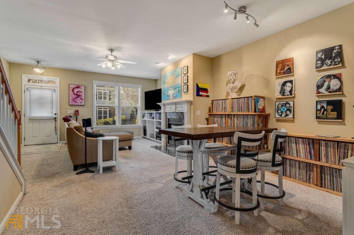 526 Village Arbor Park