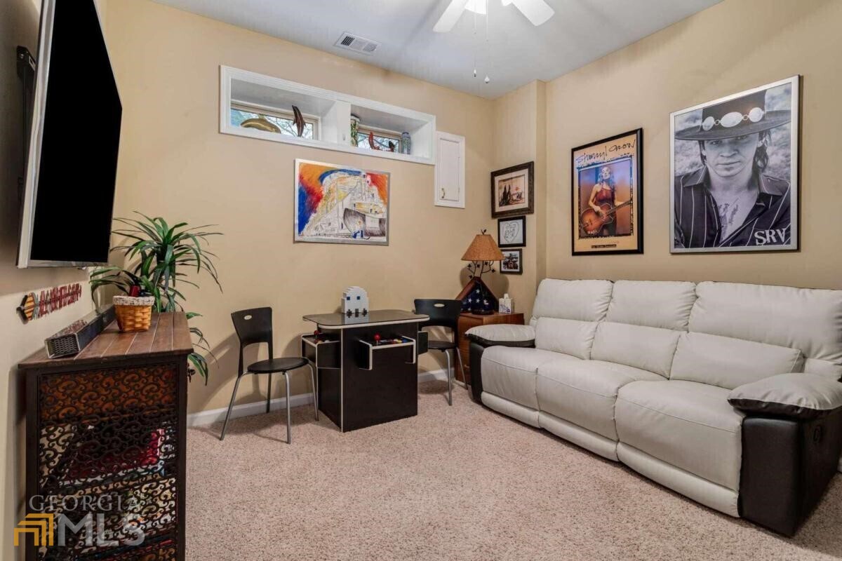 526 Village Arbor Park