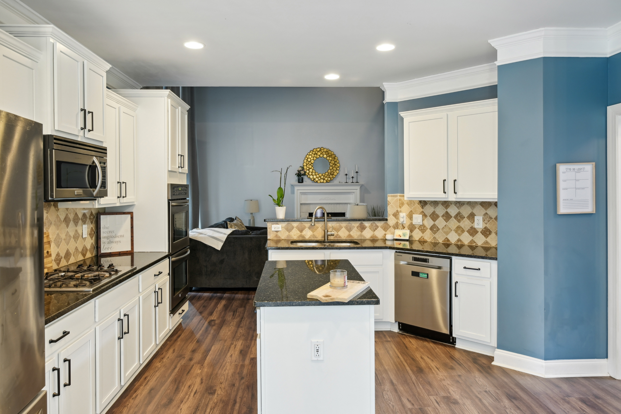 1043 Longshore Cove