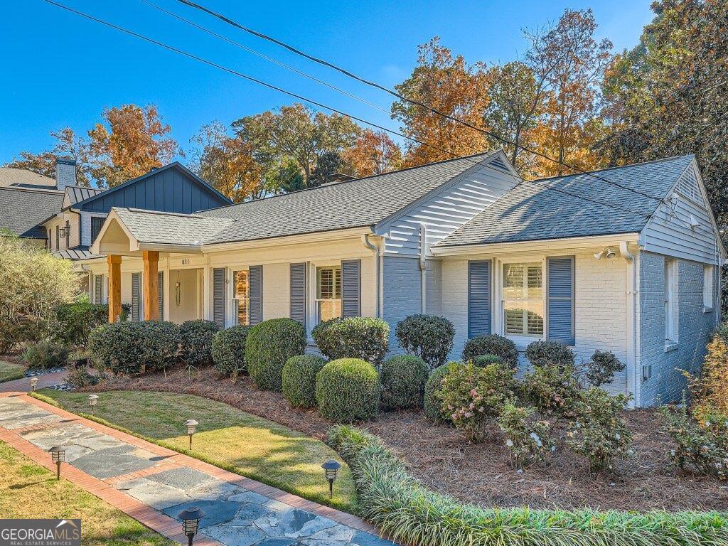 811 Loridans Drive NE