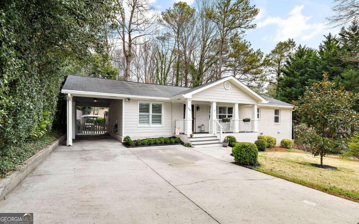 3565 Hickory Circle SE