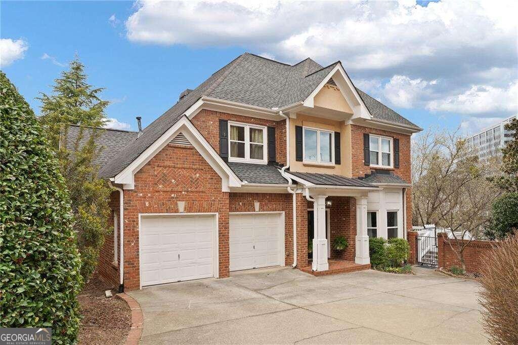 1056 Fairway Estates NE