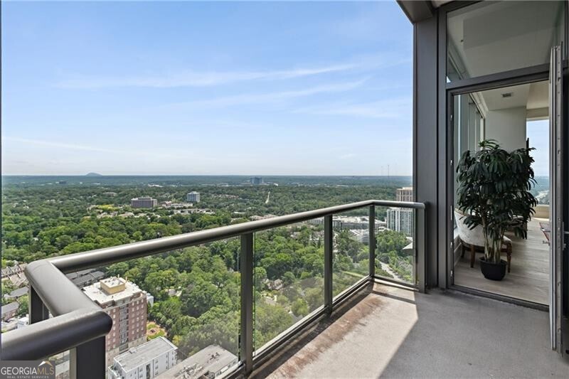3630 Peachtree Road Unit: PH3302