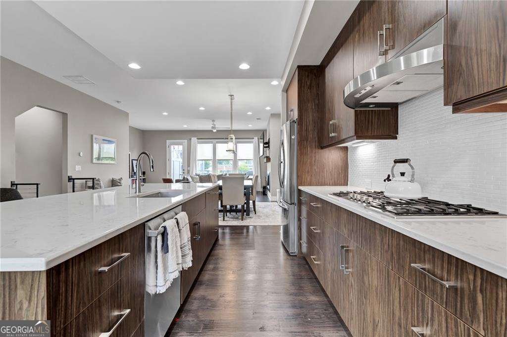 215 Arizona Avenue NE # 2
