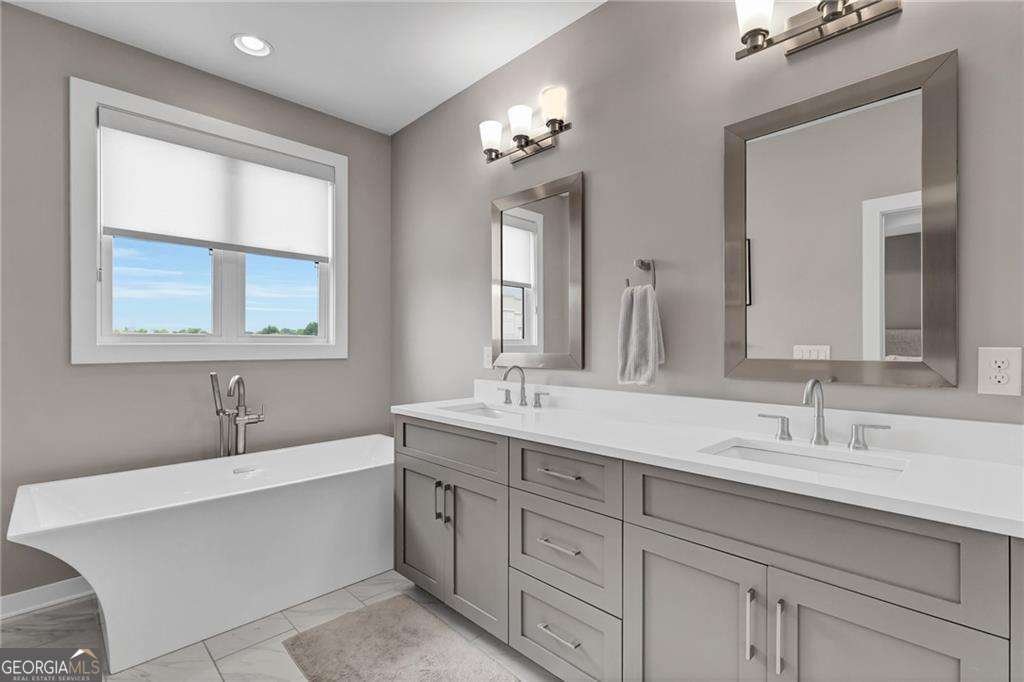 215 Arizona Avenue NE # 2