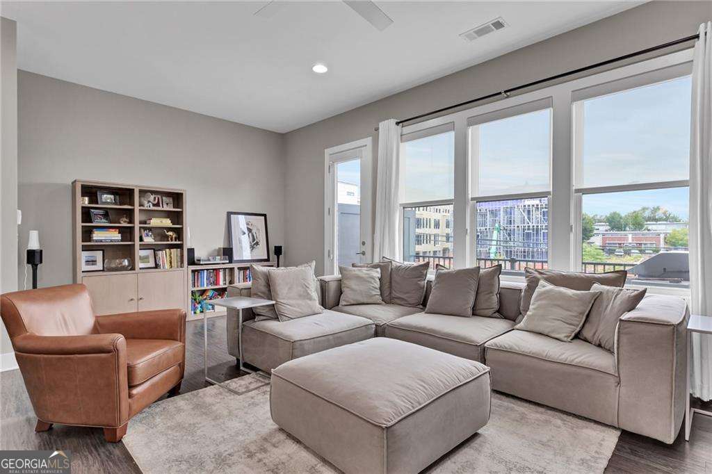 215 Arizona Avenue NE # 2