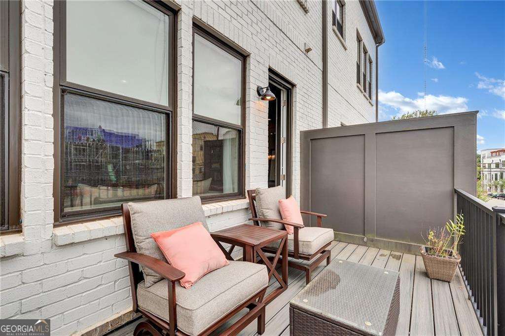 215 Arizona Avenue NE # 2