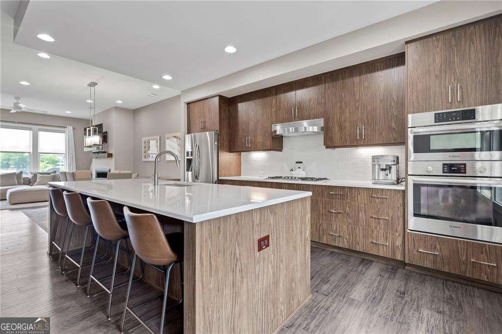 215 Arizona Avenue NE # 2