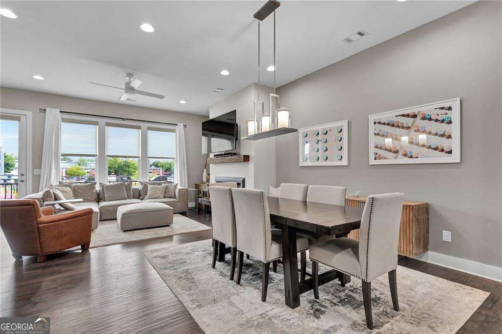215 Arizona Avenue NE # 2