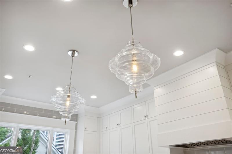 3715 Peachtree Road # 2