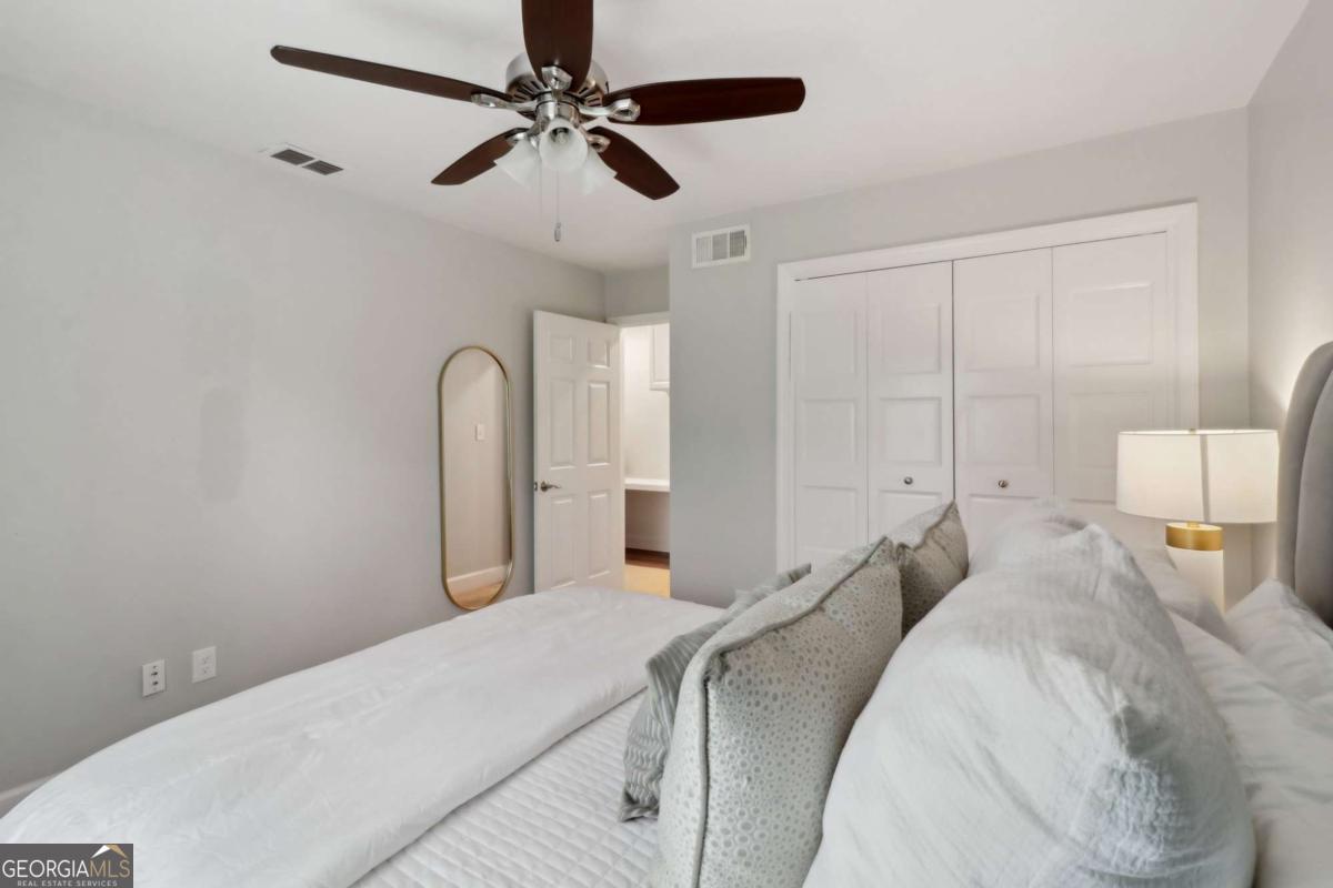4988 Meadow Lane