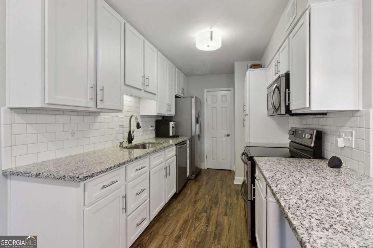4988 Meadow Lane